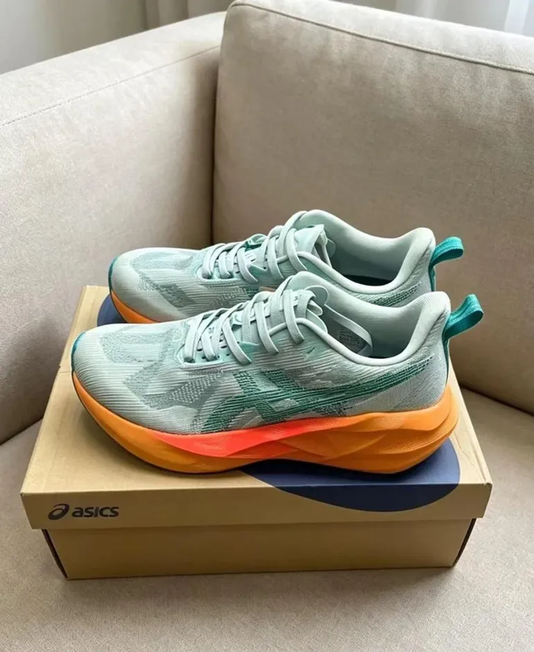 Used Asics Sneakers bike — image 4 of 5
