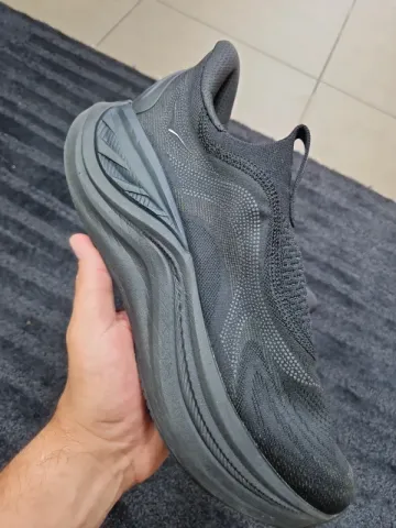 Used Hoka Skyward Laceless bike — image 3 of 10