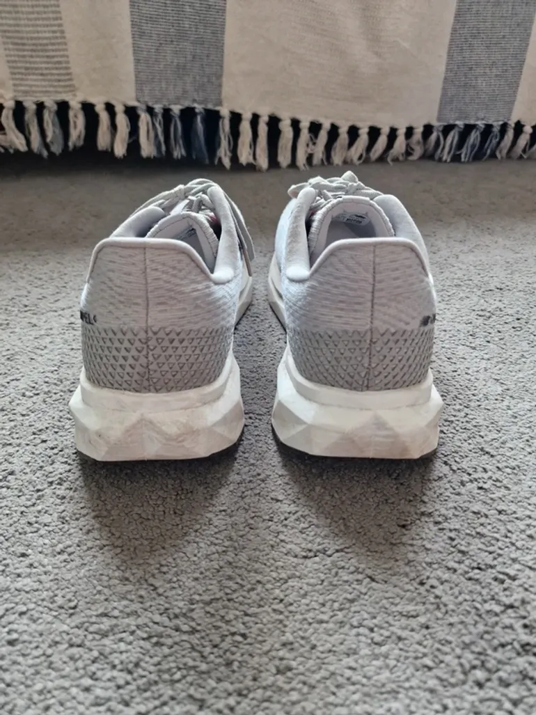Used New Balance Fuelcell Propel V5 bike — image 5 of 8