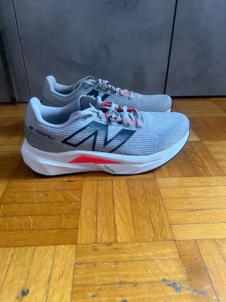 Used New Balance Running Shoes bike — image 3 of 6