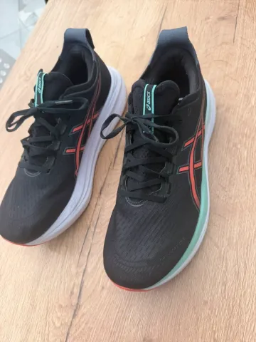 Used Asics Gel Nimbus 27 bike — image 1 of 5