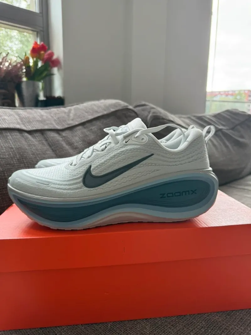 Used Nike Vomero plus Running Shoes