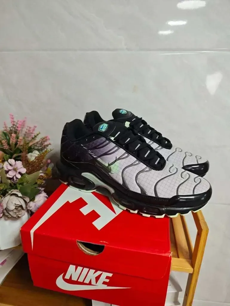 Używany Nike Air Max Plus TN bike — zdjęcie 4 z 4