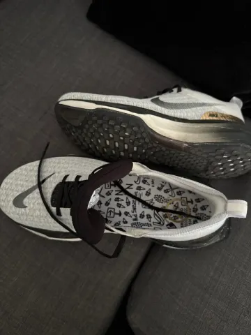 Używany Nike Invincible Run 3 bike — zdjęcie 3 z 3