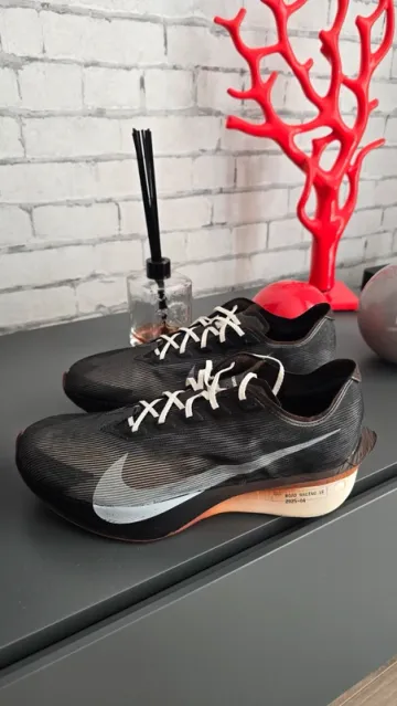 Używany Nike Vaporfly Next% 4 bike — zdjęcie 1 z 6