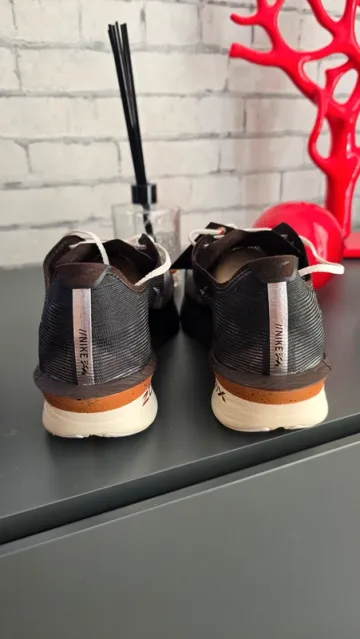 Używany Nike Vaporfly Next% 4 bike — zdjęcie 4 z 6