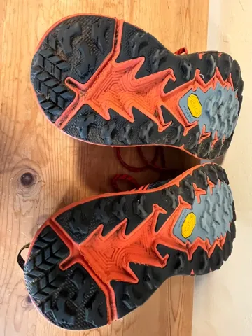 Używany Hoka Speedgoat 4 bike — zdjęcie 5 z 9