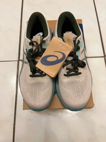 Used Asics Gel Cumulus 28 bike — image 2 of 4