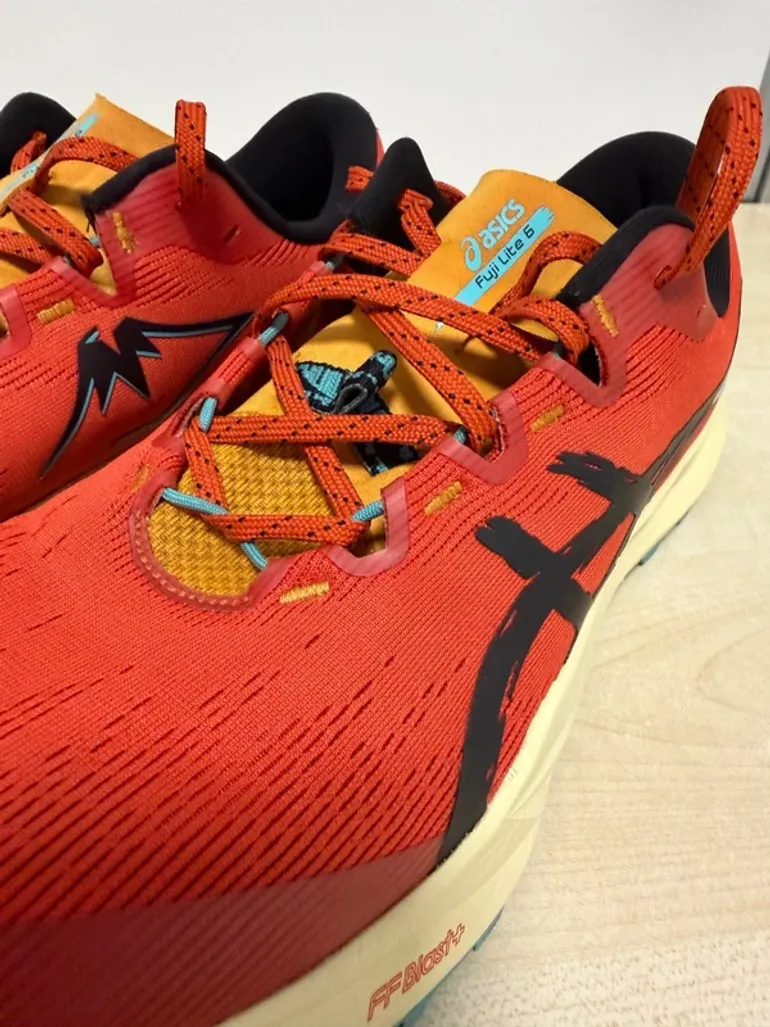 Used Asics Fuji Lite 6 bike — image 2 of 11