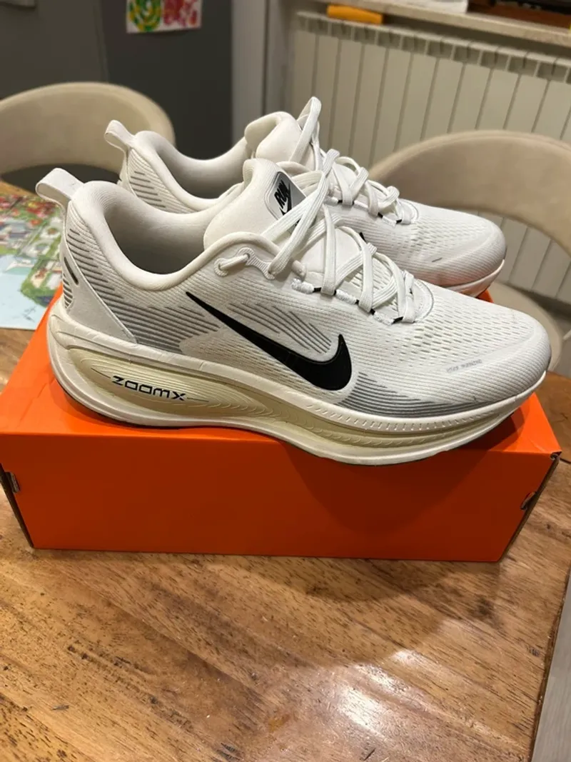 Nike Vomero 18 Running Shoes d'occasion
