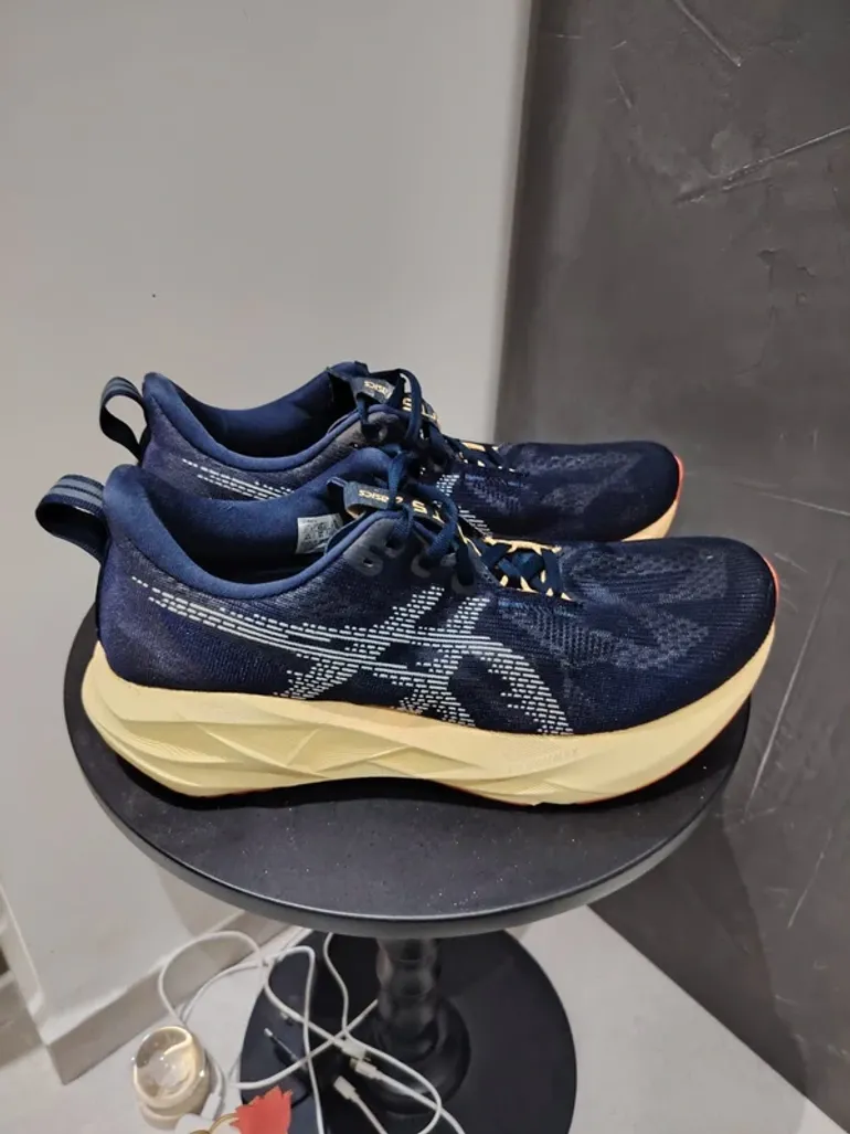 Tweedehands Asics Scarpe da ginnastica bike — afbeelding 2 van 12