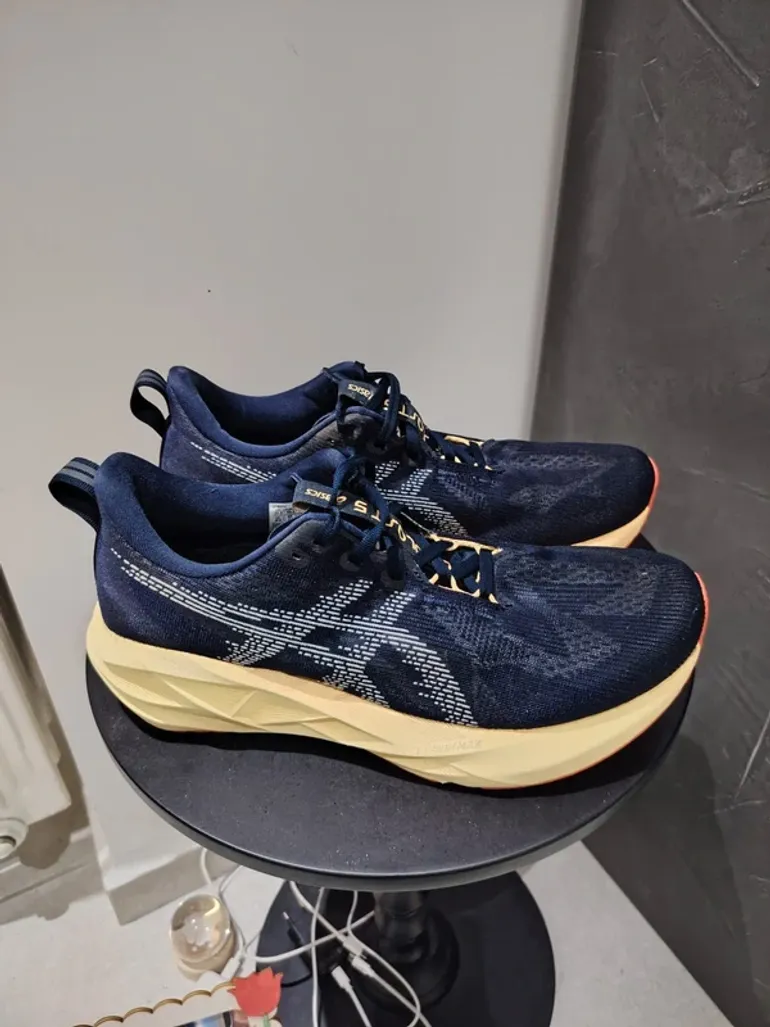 Tweedehands Asics Scarpe da ginnastica bike — afbeelding 4 van 12