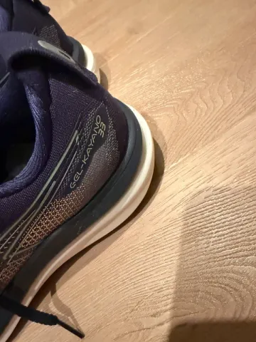 Used Asics GEL-Kayano 33 bike — image 2 of 3