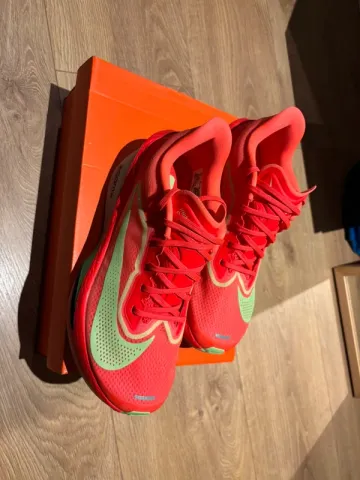 Used Nike Zoom Fly 6 bike — image 1 of 4