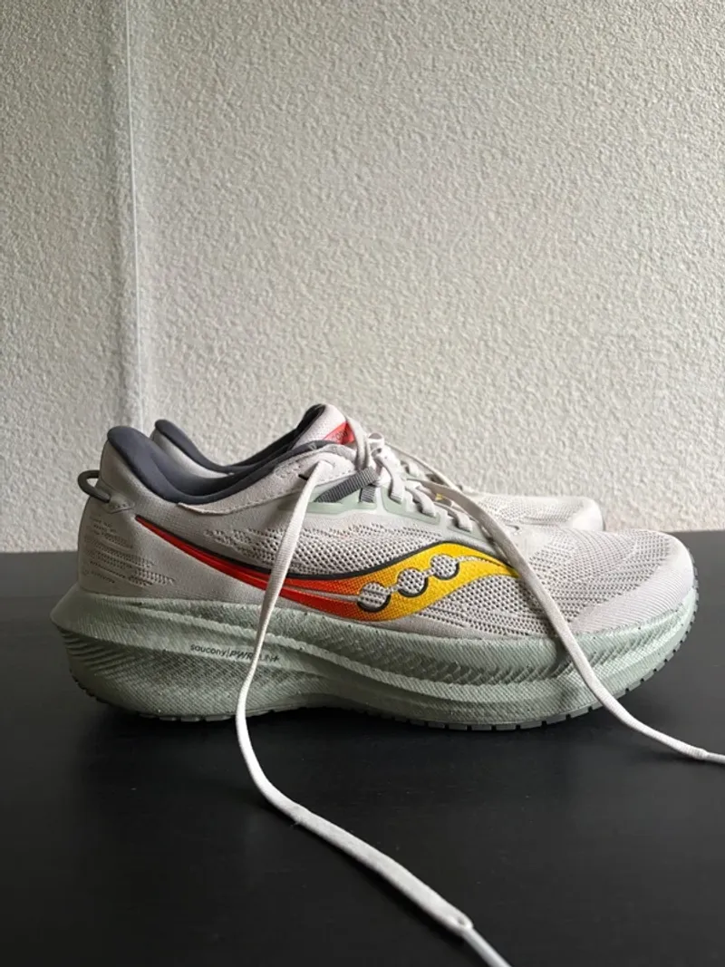 Brugt Saucony Triumph 21 Running Shoes