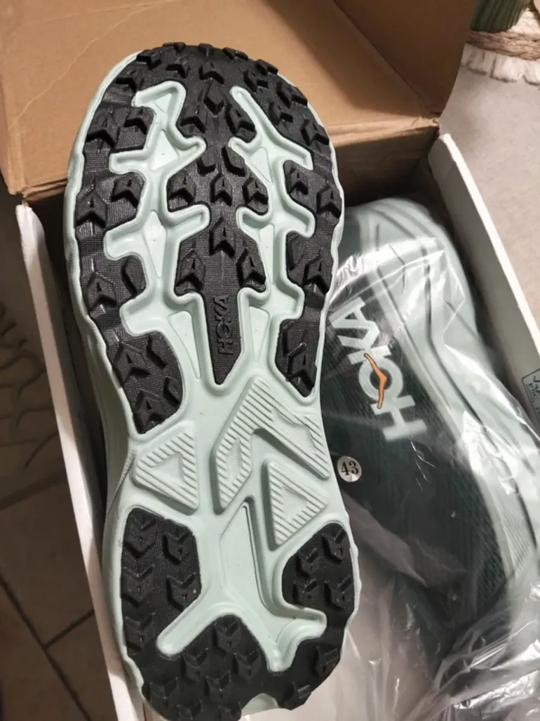 Used Hoka Challenger 8 bike — image 2 of 5
