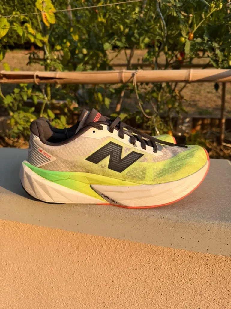 Używany New Balance Fuelcell Rebel V5 bike — zdjęcie 3 z 3