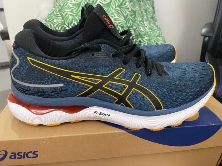 Used Asics Gel Nimbus 24 bike — image 2 of 3