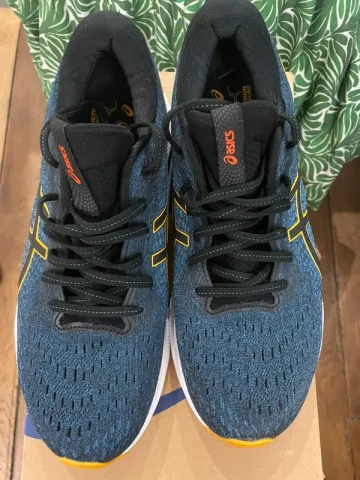Used Asics Gel Nimbus 24 bike — image 1 of 3