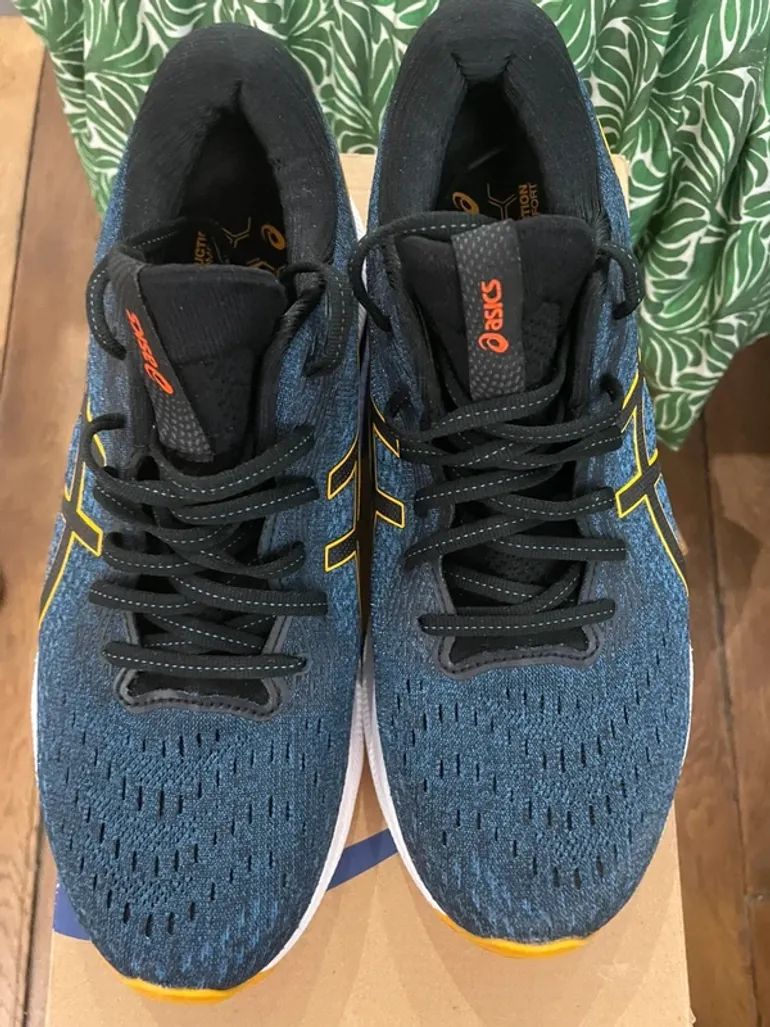 Used Asics Gel Nimbus 24 bike — image 1 of 3