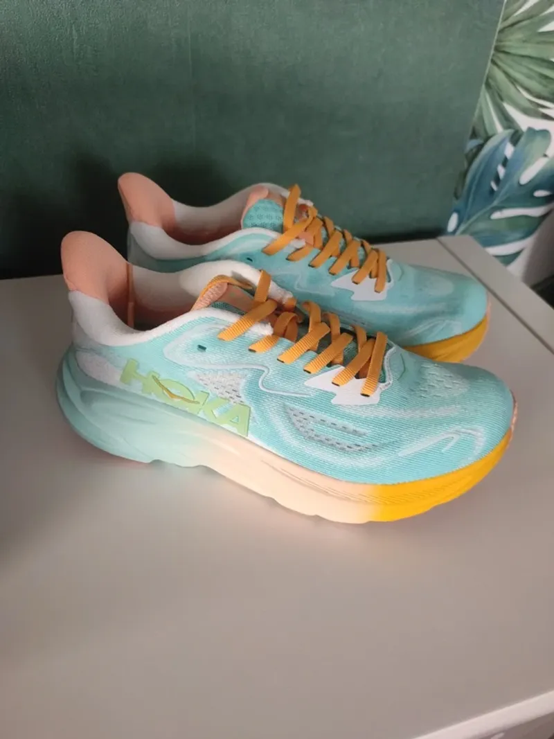 Used Hoka Clifton 10 Running Shoes