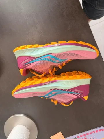 Käytetty Saucony Trail Running Shoes bike — kuva 1 / 3