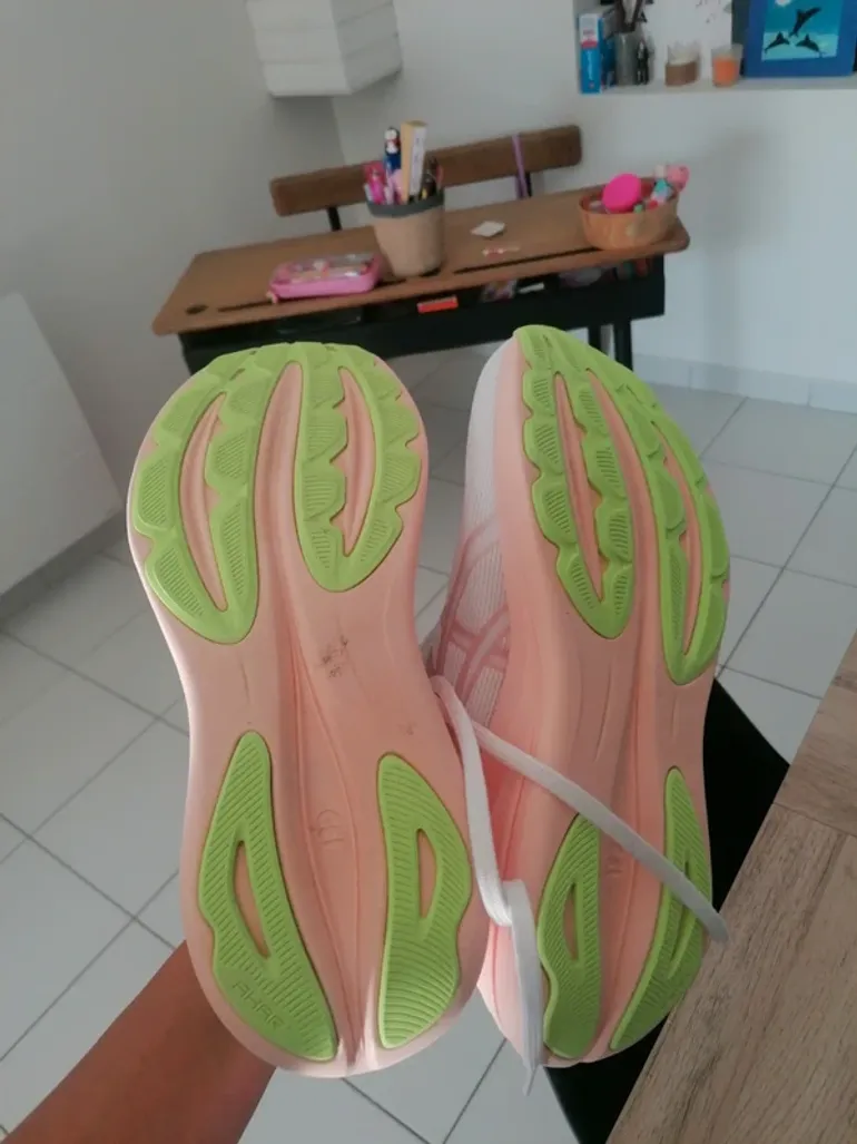 Used Asics Running Shoes bike — image 5 of 5