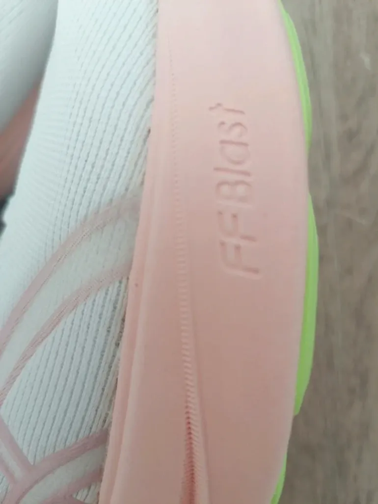 Used Asics Running Shoes bike — image 3 of 5