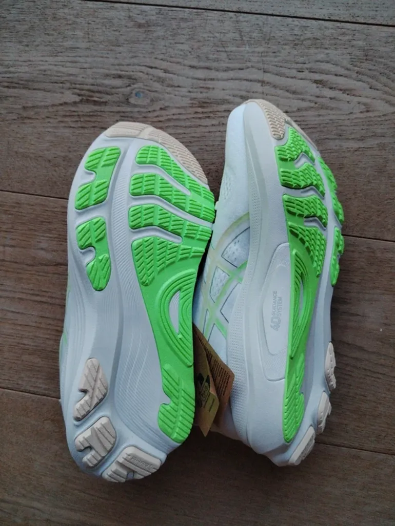 Used Asics Gel Kayano 32 bike — image 3 of 7