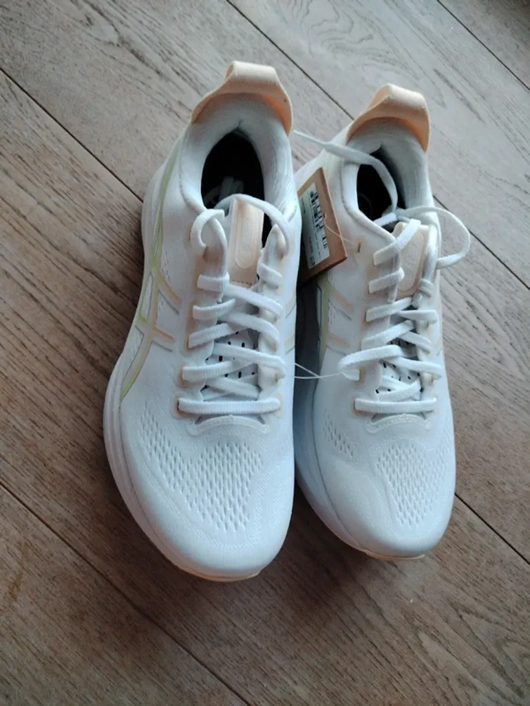 Used Asics Gel Kayano 32 bike — image 2 of 7