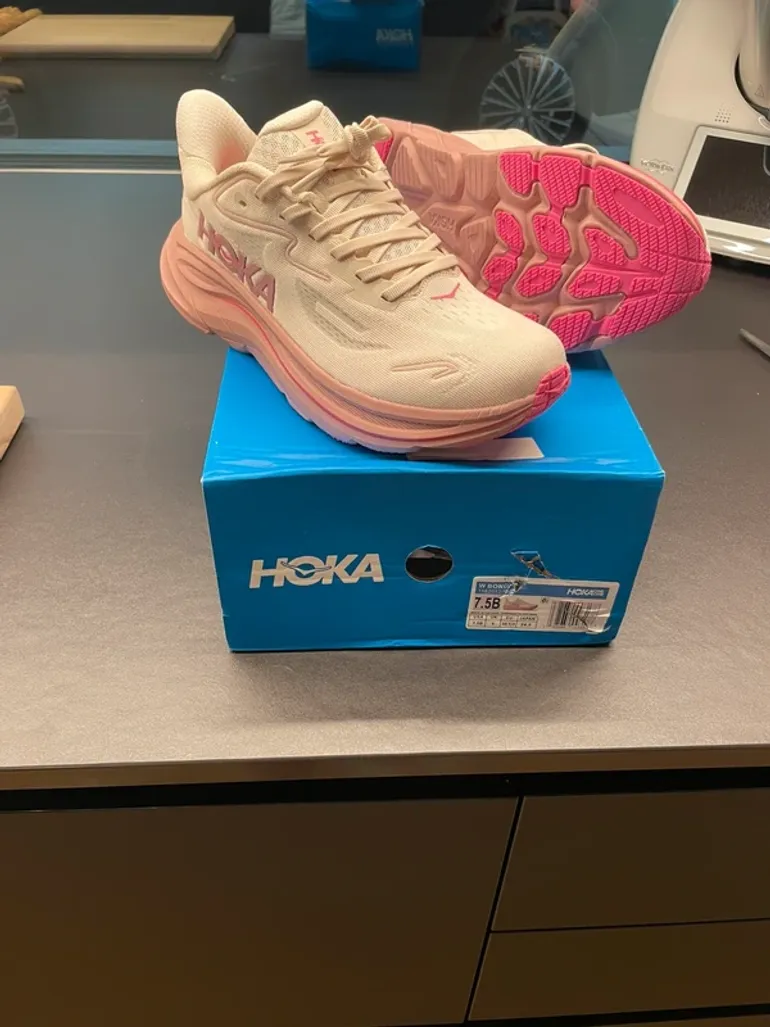 Hoka Clifton 10 bike d'occasion — image 1 sur 8