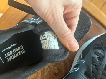 Used Asics Running sneaker bike — image 4 of 4