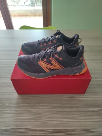 Used New Balance Fresh Foam Garoé bike — image 1 of 8