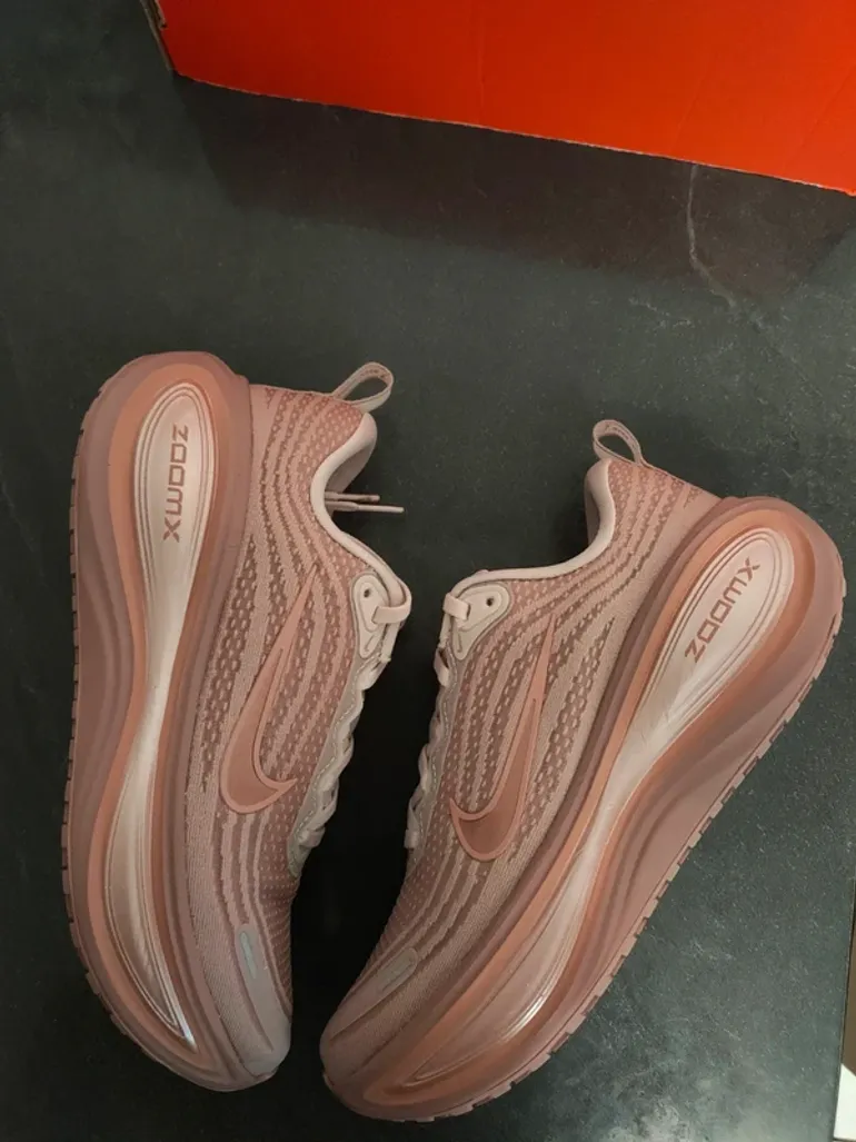 Used Nike Vomero Plus bike — image 2 of 10