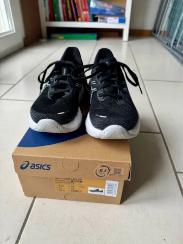 Used Asics Cumulus 26 bike — image 1 of 6