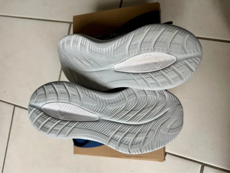 Used Asics Cumulus 26 bike — image 5 of 6