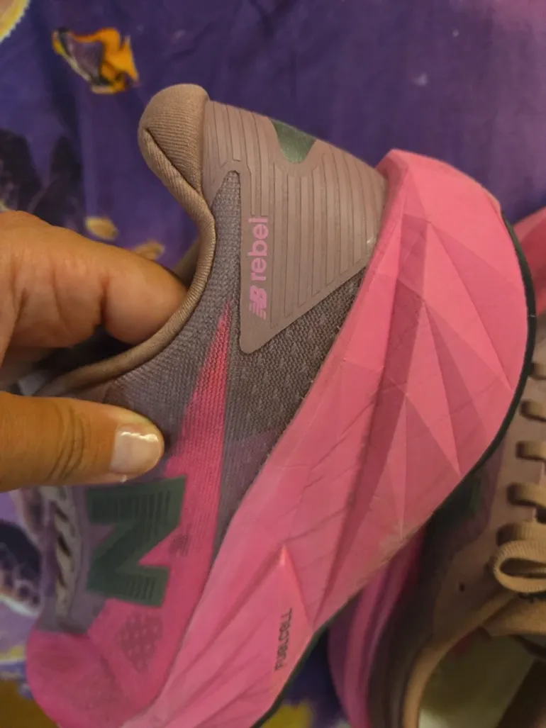 Used New Balance Fuelcell Rebel bike — image 7 of 10