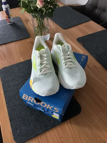 Used Brooks Ghost 17 bike — image 1 of 5