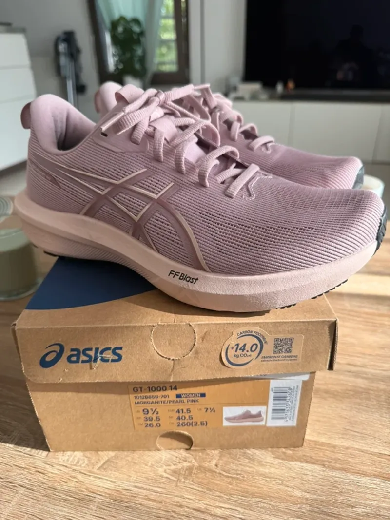 Used Asics GT-1000 Running Shoes
