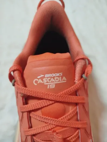 Used Orange Brooks Cascadia 19 bike — image 8 of 11