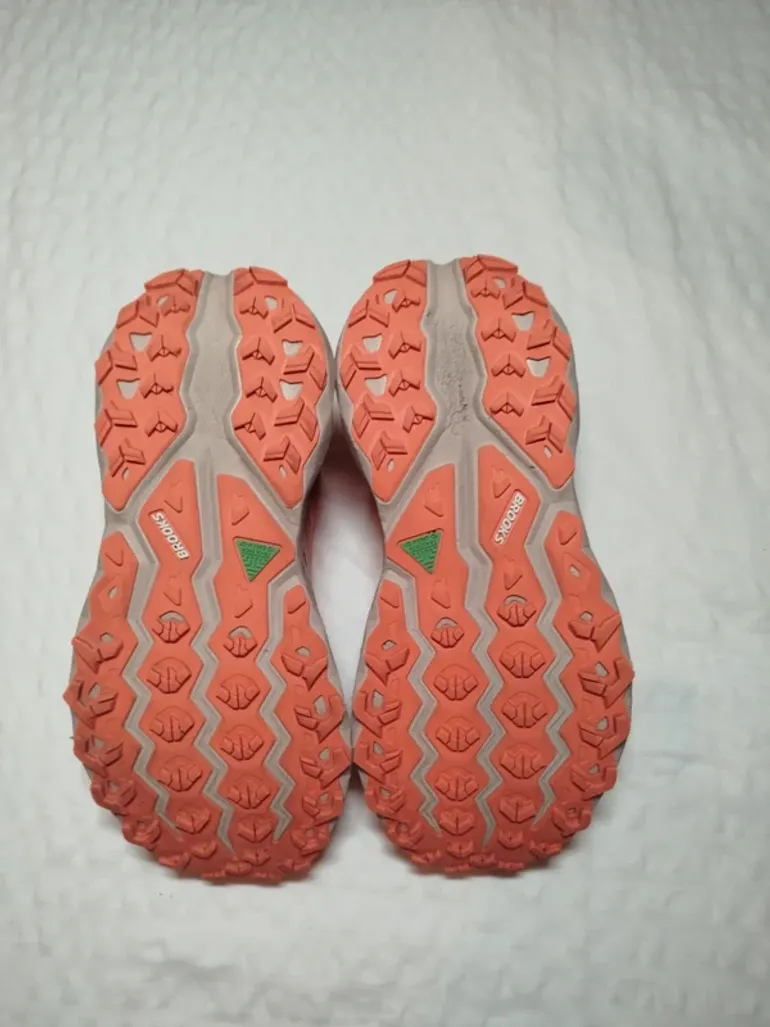 Used Orange Brooks Cascadia 19 bike — image 9 of 11
