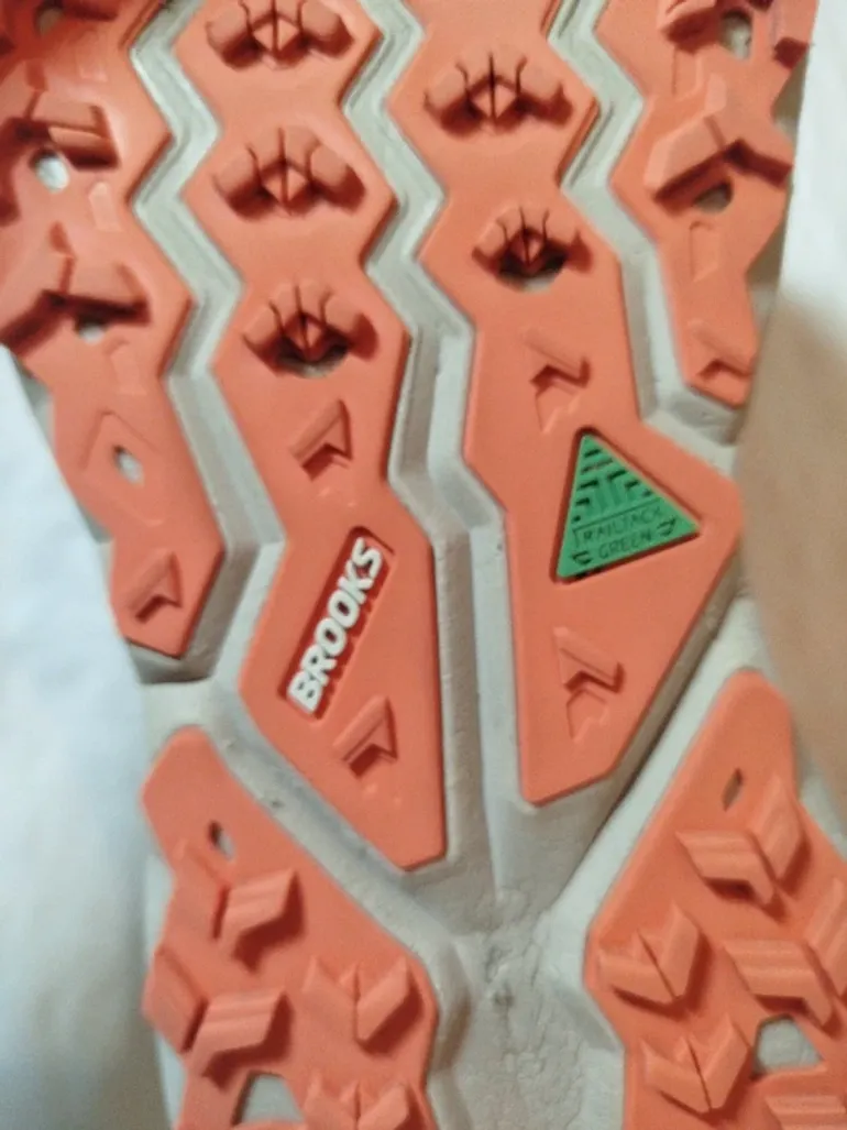 Used Orange Brooks Cascadia 19 bike — image 10 of 11