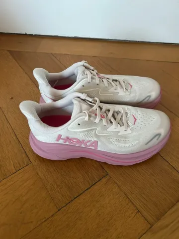 Hoka Clifton 10 bike d'occasion — image 1 sur 8