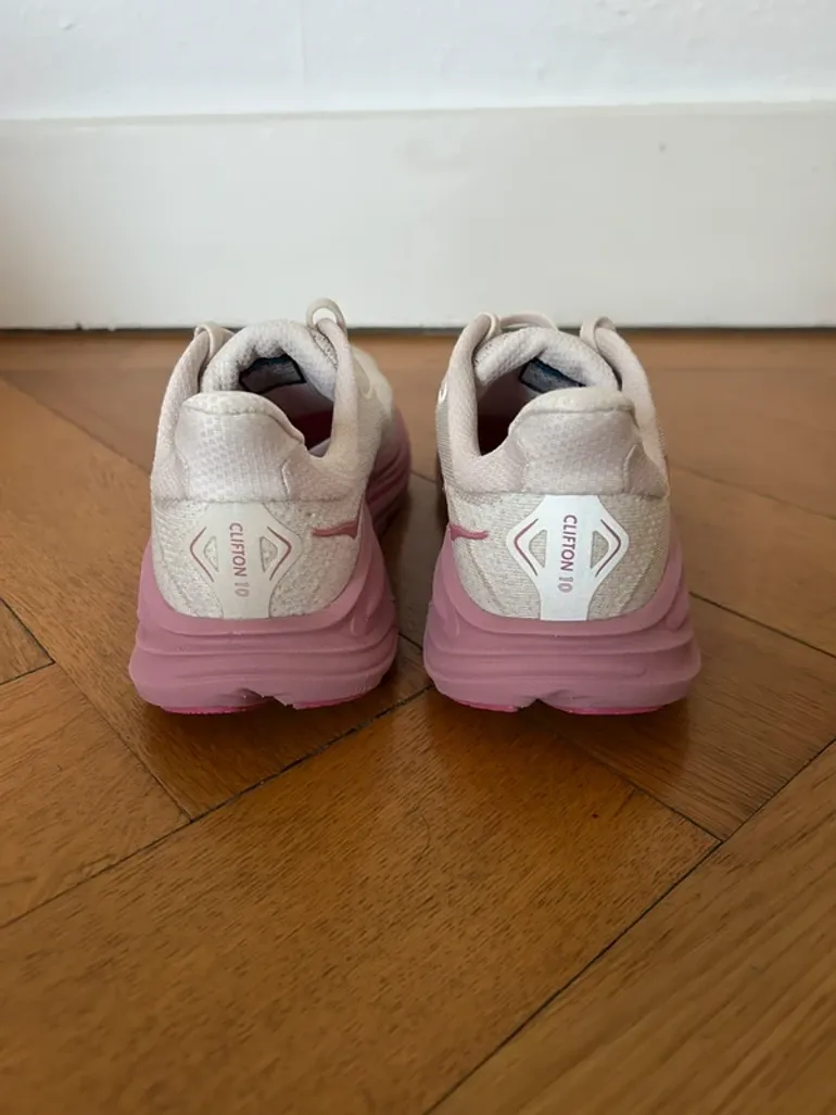 Hoka Clifton 10 bike d'occasion — image 3 sur 8