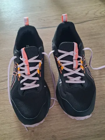 Used Asics Trail Running Shoes bike — image 1 of 6