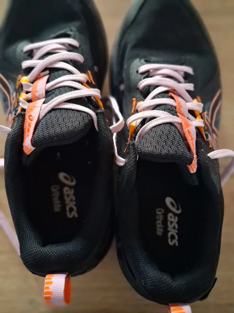 Used Asics Trail Running Shoes bike — image 4 of 6