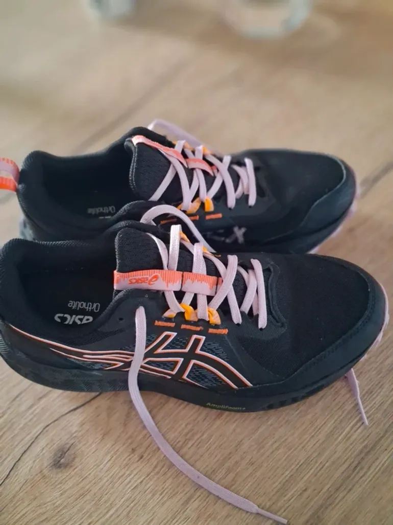 Used Asics Trail Running Shoes bike — image 5 of 6