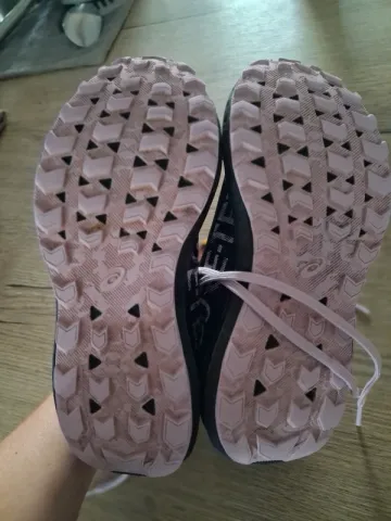 Used Asics Trail Running Shoes bike — image 3 of 6
