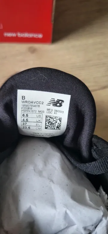 Used New Balance Roav bike — image 3 of 4