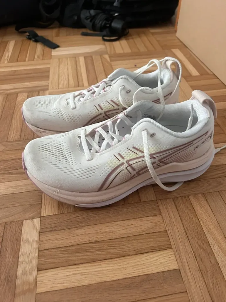 Used Asics Gel Kayano 33 bike — image 1 of 7